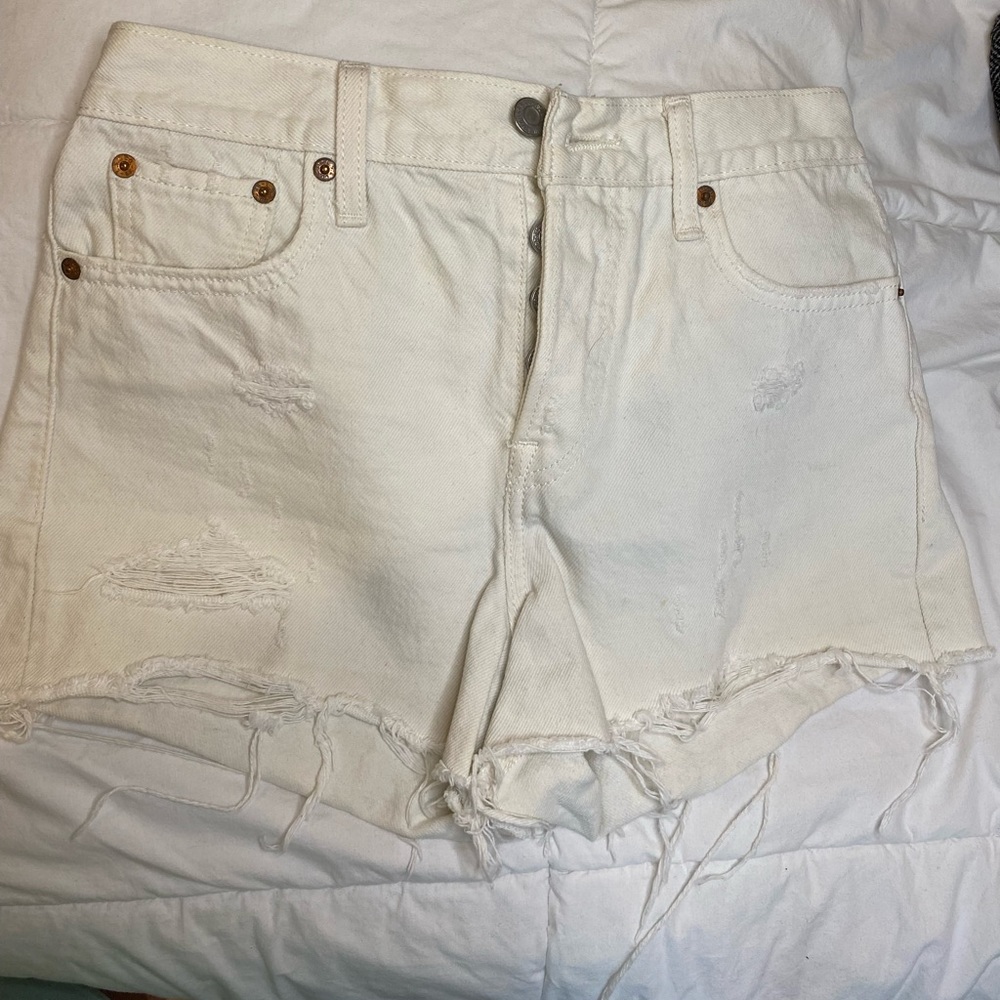 Levi’s raw hem white shorts